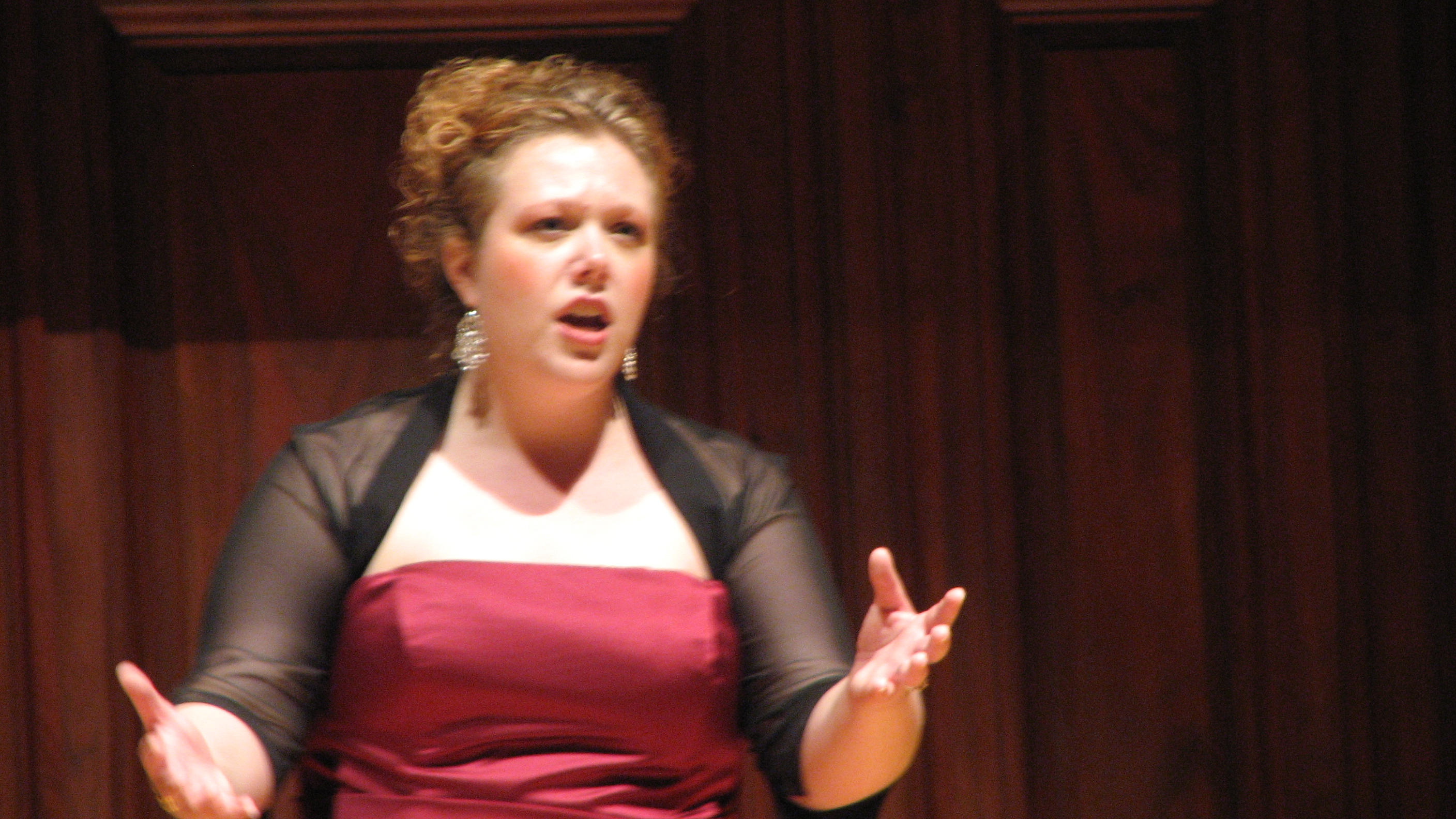 Nicole Barnz, soprano